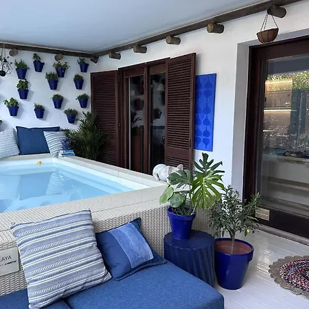 3bed Apartment- Garden Private Pool Free Parking