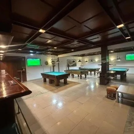 Apartment 3bed Apartment- Garden Private Pool Free Parking